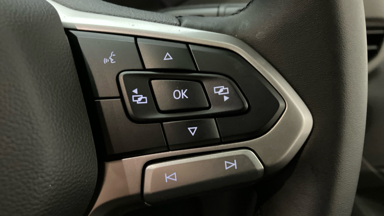 Volkswagen Transporter T32 Swb Electric 160kW 65kWh Commerce Pro Van Auto